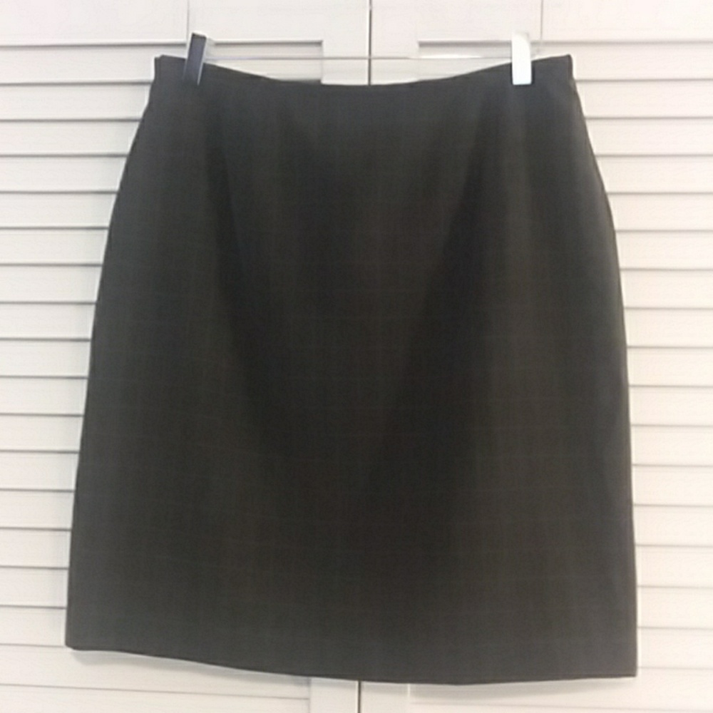 5 for $20! Worthington Gray Skirt, workwear